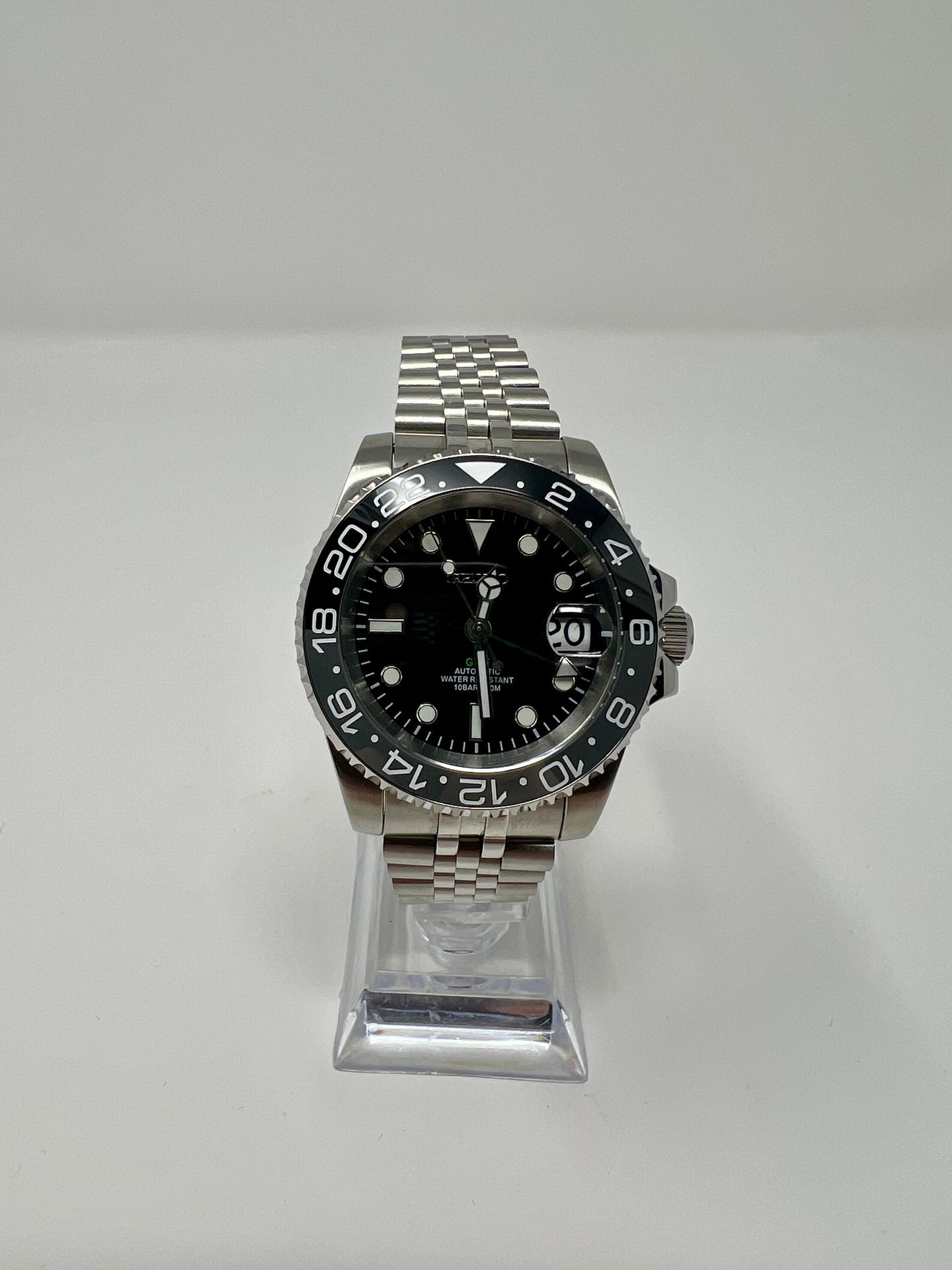 "Bruce Wayne" GMT